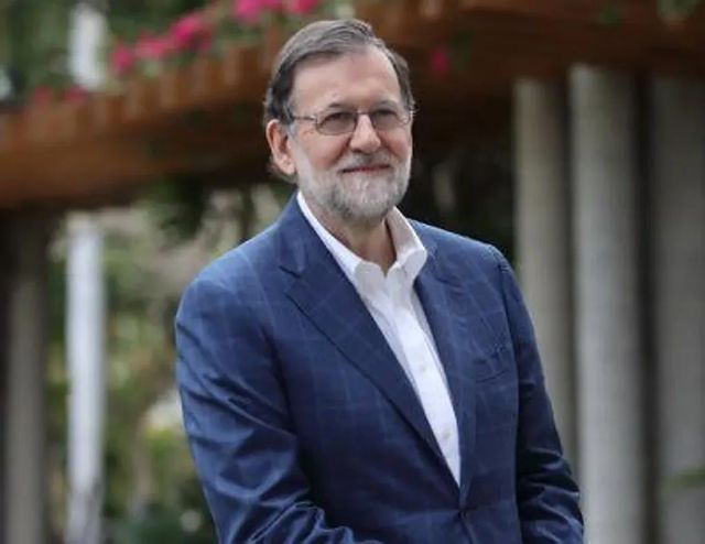 Rajoy apela al «buen humor» tras ser tachado de «racista» por sus palabras sobre la selección francesa