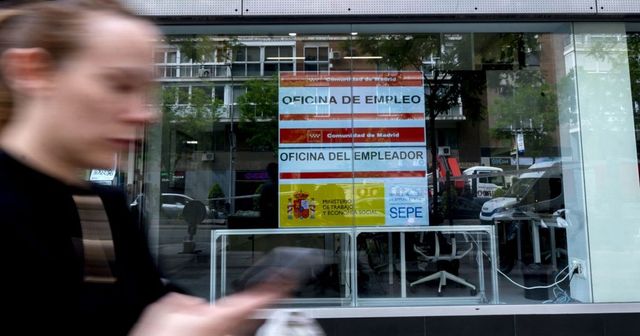 El número de ocupados disminuyó en 139.700 personas en el primer trimestre