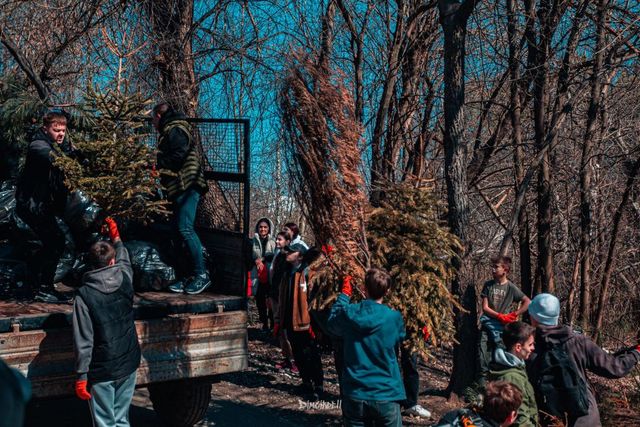 Elevii din Capitală vor ieși vineri, 27 martie, la curățenie în curțile școlilor