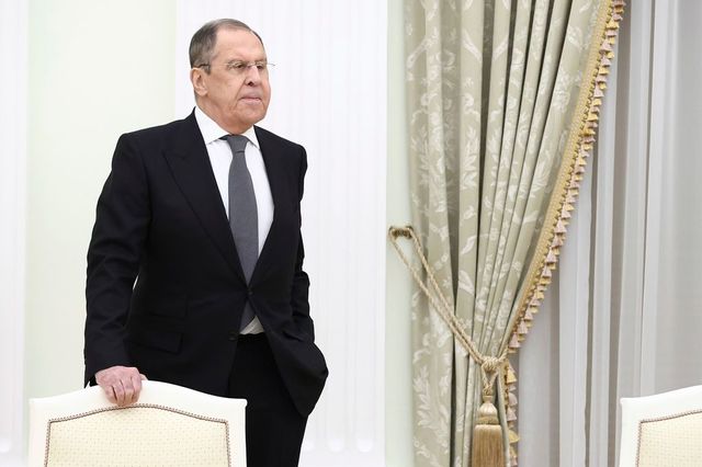 Lavrov risponde a Macron, 'le truppe occidentali sono già in Ucraina'