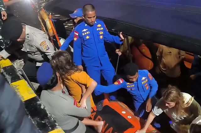 Una familia española desaparecida tras el naufragio de una embarcación en Indonesia