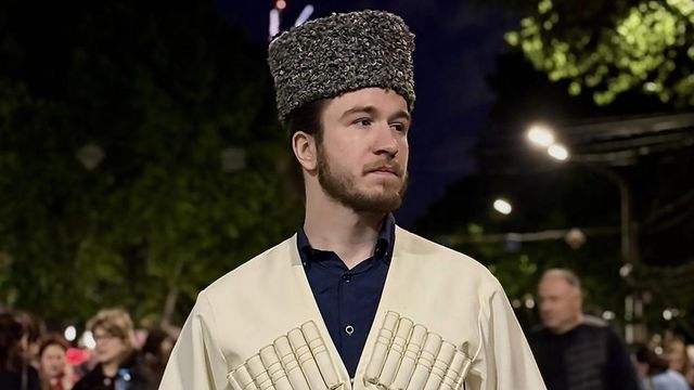Őrizetbe vettek egy magyar újságírót Grúziában