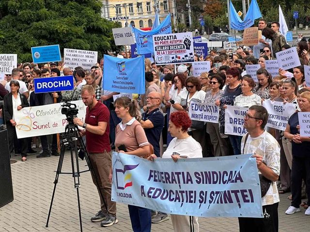 Sindicatele din Educației suspendă protestele din 1 septembrie, dar avertizează Guvernul