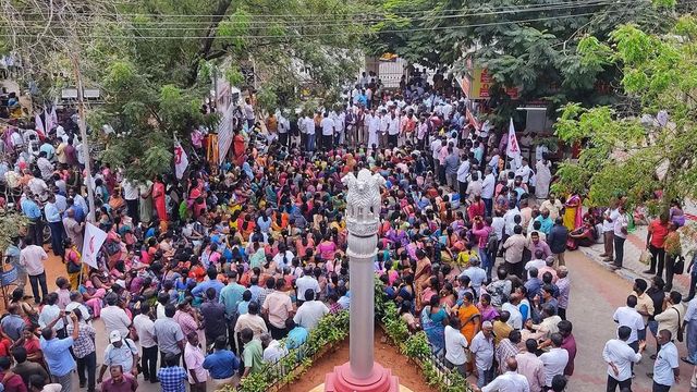 Teachers, govt. staff, stage protest demanding fulfillment of demands