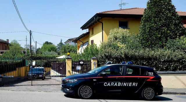 Trovati i resti di due bambini in un giardino a Parma