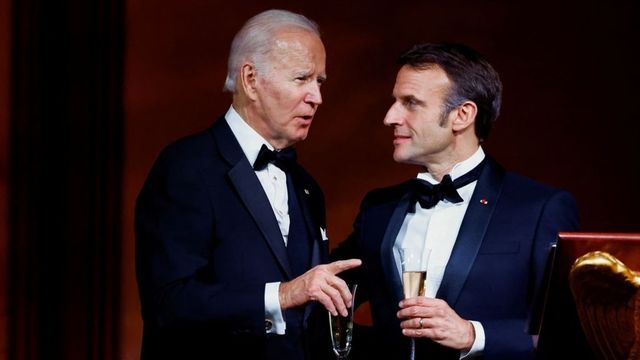 Joe Biden merge în prima sa vizită de stat în Franța, la invitația lui Emmanuel Macron