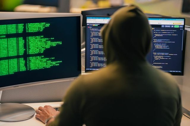 Blocaj total în imobiliare după cel mai mare atac cibernetic din istoria ANCPI