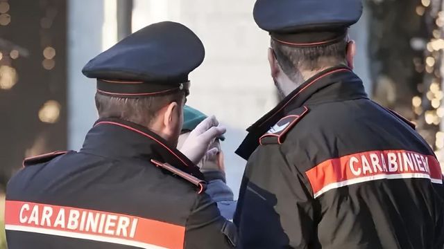 Minore pianifica aggressione con coltello a docente, fermato dai carabinieri