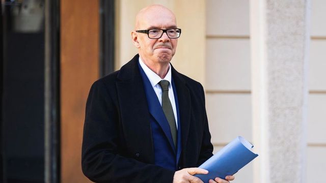 Ředitelé ČT a ČRo vyzývají ministra Klempíře k debatě o rušení poplatků