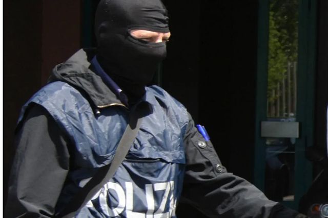 La Digos denuncia 13 minori per apologia di fascismo e odio razziale