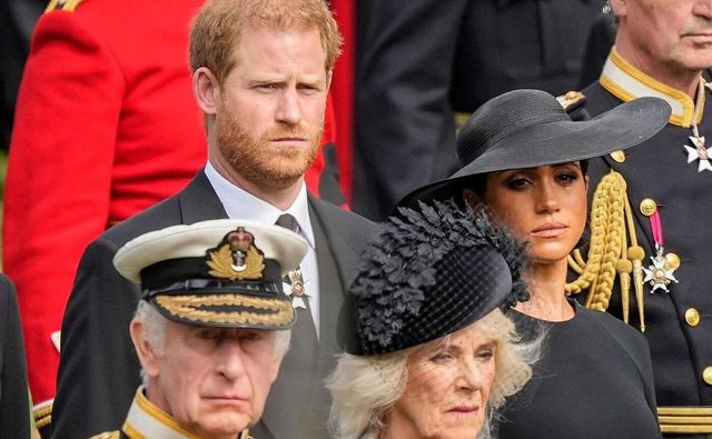 Salta l'invito a Harry a Buckingham Palace, 'risposta tardiva del duca'