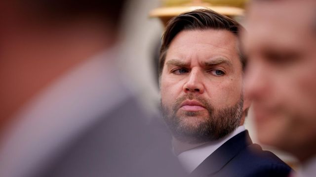 Нападение срещу дома на Джей Ди Ванс