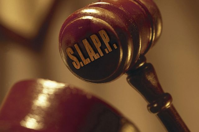 Parlamentul introduce noi sancțiuni pentru acțiunile judiciare abuzive împotriva jurnaliștilor