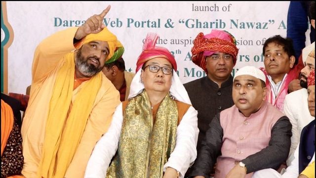 Kiren Rijiju Offers Sacred 'Chadar' At Ajmer Sharif Dargah On PM Modi's Behalf