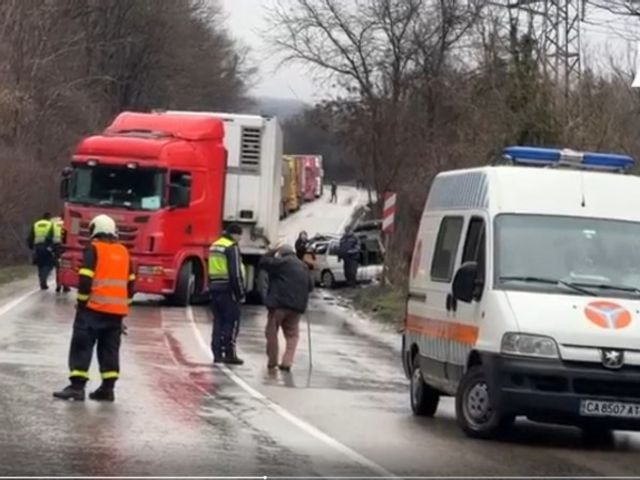Тежка катастрофа на пътя Велико Търново - Русе, има загинал