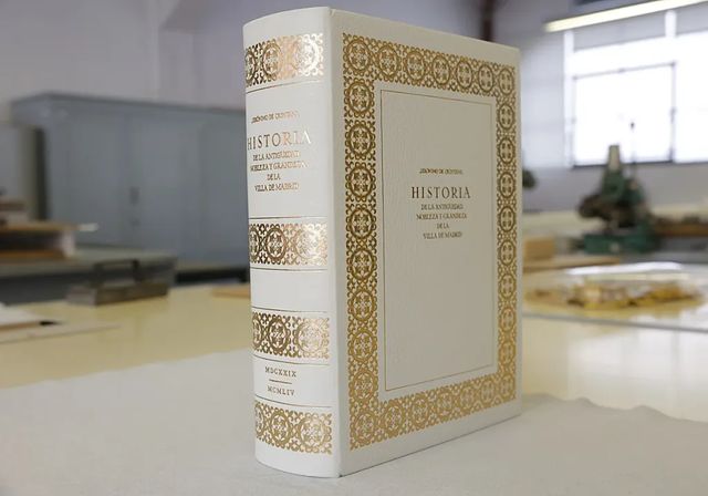 Del bastón de Carmela al Apóstol Santiago: los primeros regalos a León XIV en España