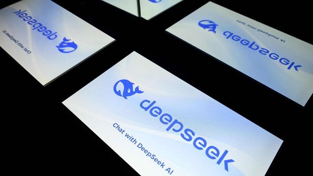 DeepSeek scompare dagli store di Apple e Google in Italia, sito a rilento