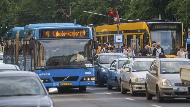 Forgalomkorlátozások és útlezárások lesznek Budapesten szombaton