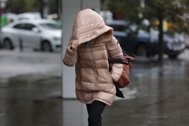 Un nou val de aer polar pune stăpânire peste România! Vin ploi, ninsori și temperaturi scăzute în aceste zone