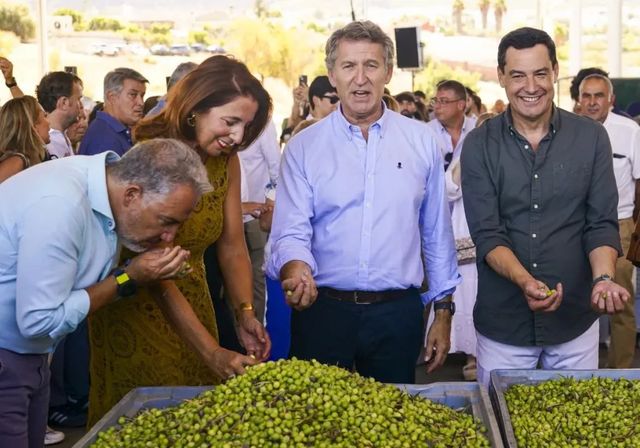 Feijóo promete sacar del Ministerio de Transportes a «tuiteros y puteros»