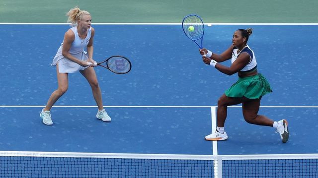 Siniaková s Townsendovou mají na Turnaji mistryň na dosah semifinále