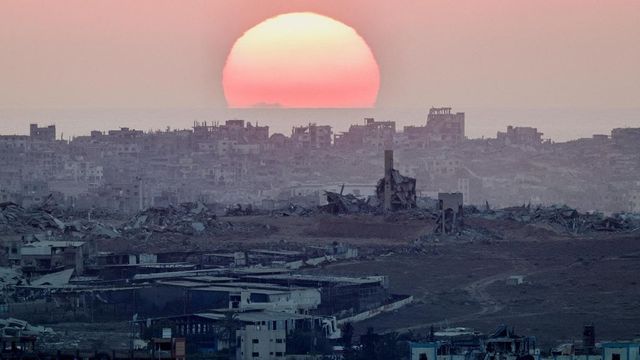 Il premier palestinese: 'Hamas deponga le armi e lasci Gaza'