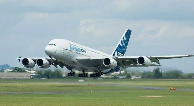 Volo diretto a Palma de Mallorca costretto a tornare indietro, passeggero a bordo con uno dispositivo elettronico sospetto