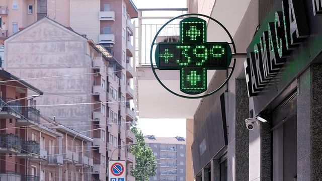 Caldo, oggi allerta in 14 città. Domani bollino rosso a Firenze, Roma, Torino e Bologna