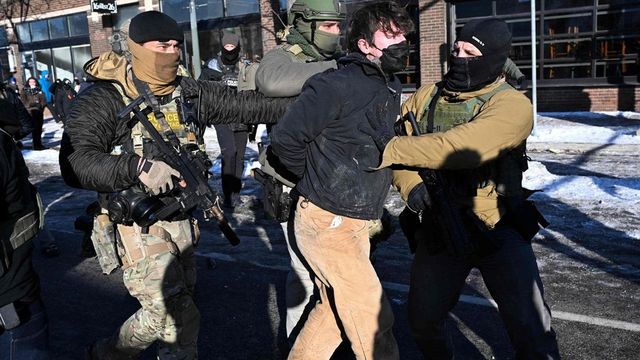 Un agente federale ha sparato ad un uomo a Minneapolis