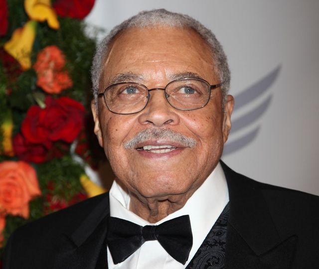 Addio a James Earl Jones, la voce di Darth Vader e di Mufasa