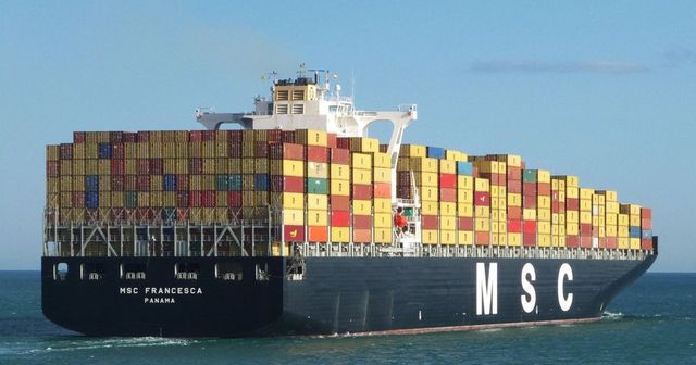 MAE: Patru români se află la bordul unei nave sechestrate de Iran