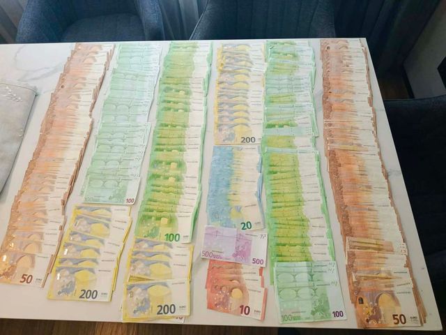 10 suspecți au fost reținuți într-un dosar de trafic de influență