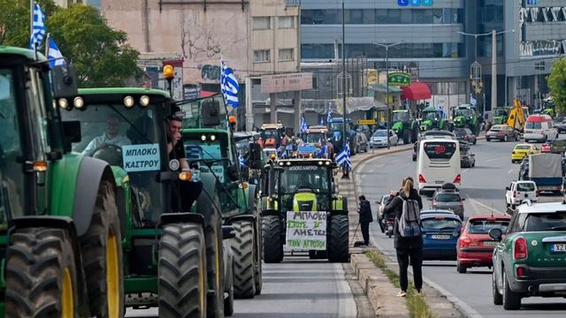 Поради блокада от гръцките фермери ще има затруднения при преминаването през всички гранични преходи с Гърция