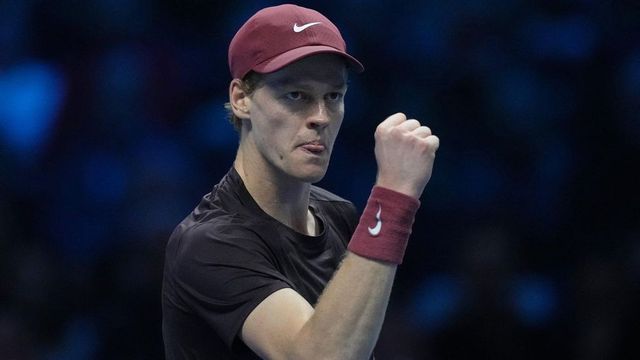 Ve finále Turnaje mistrů bude potřetí v řadě Sinner