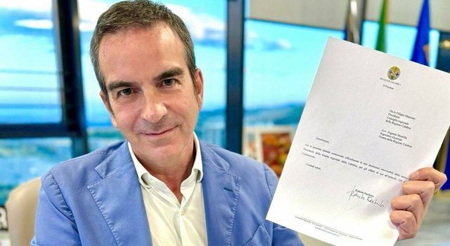 Calabria, il governatore Occhiuto ha firmato le dimissioni