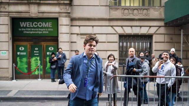 World rapid & blitz: Carlsen walks out of tournament after dress code breach