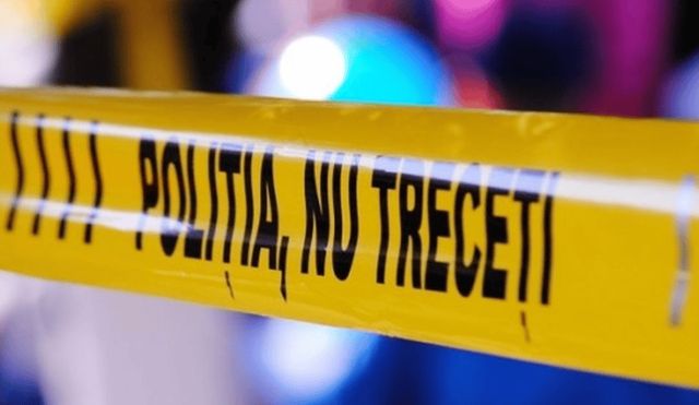 Un adolescent de 16 ani a murit după ce ar fi căzut de la etajul 9 al unui bloc din Bălți