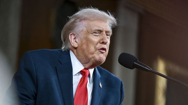 Доналд Тръмп заяви, че Техеран иска да преговаря, но вече е твърде късно