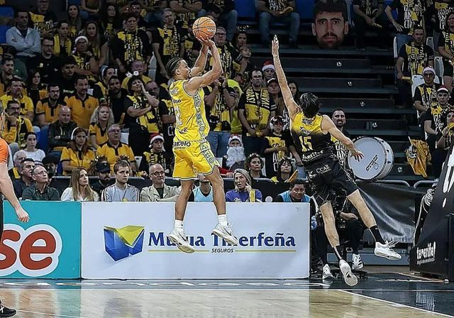 Dreamland Gran Canaria-La Laguna Tenerife: Derbi de urgencias y necesidades en Siete Palmas