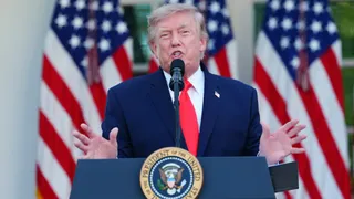 Trump acusa a Irán de haber violado el alto el fuego con sus drones en Ormuz