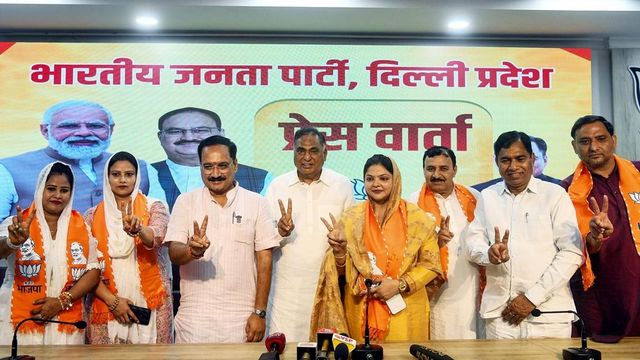 5 AAP Members Of Delhi Civic Body Switch To BJP