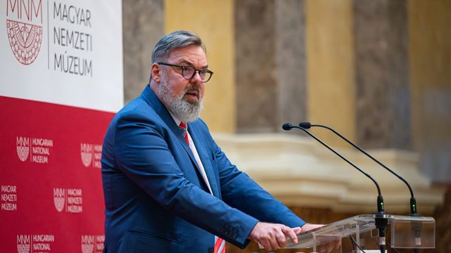 L. Simon László Művészi szabadság és intézményi autonómia címmel tartja meg akadémiai székfoglalóját