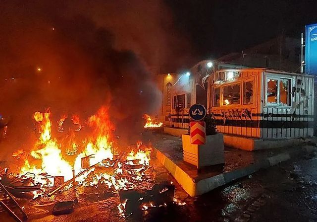 Irán amenaza a EE UU con responder contra sus bases en Oriente Medio e Israel si ataca al régimen