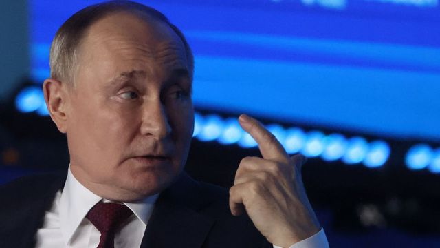 Putyin: Oroszország készen áll az atomháborúra