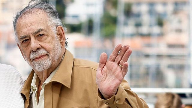 Francis Ford Coppola baciava le comparse sul set