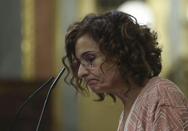 El Gobierno cierra el año en el Congreso sin Presupuestos y con el apoyo decisivo del PP en la dependencia y los funcionarios