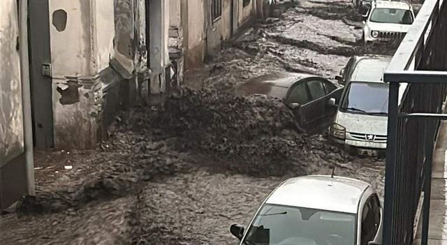 Meteo Avellino, nubifragio e colate di fango nelle strade e nelle case