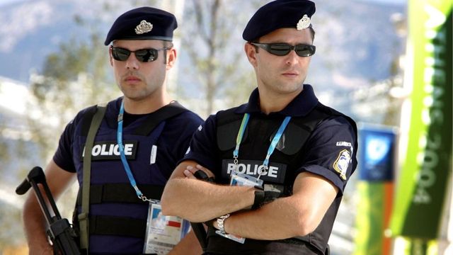 Български шофьор на камион е задържан в Гърция, карал в насрещното по магистрала