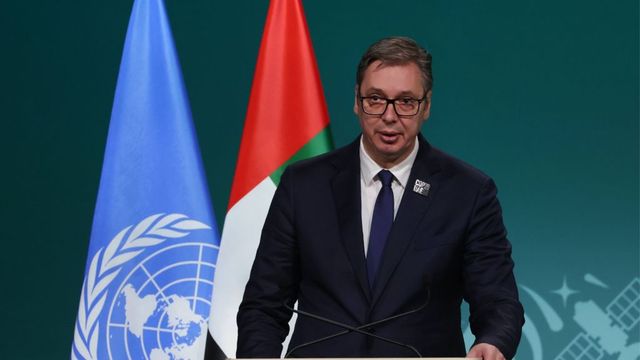 Сръбският вицепремиер Ивица Дачич, който бе приет спешно в болница снощи, е в тежко, но стабилно състояние