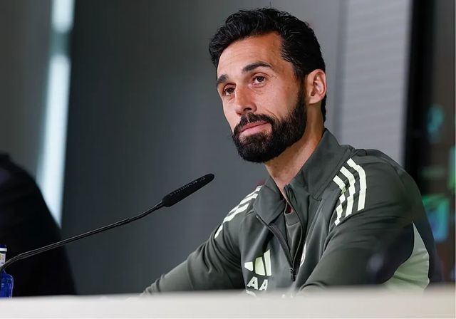 Arbeloa insiste: «Quiero jugadores que quieran ser jugadores del Real Madrid todos los días»